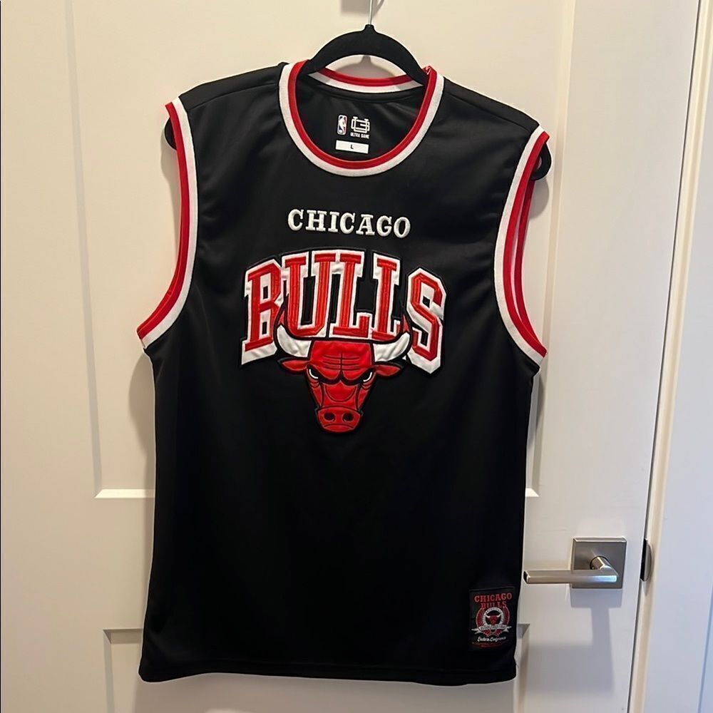 Chicago Bulls NBA Ultra Game Jersey. Size Adult Large